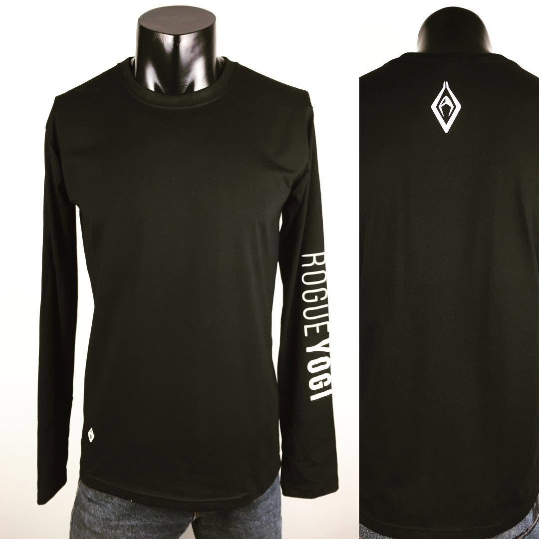 #dongphuc #rogue #yogi #customtshirt #inaotheoyeucau #aothuntuthietke #uniform