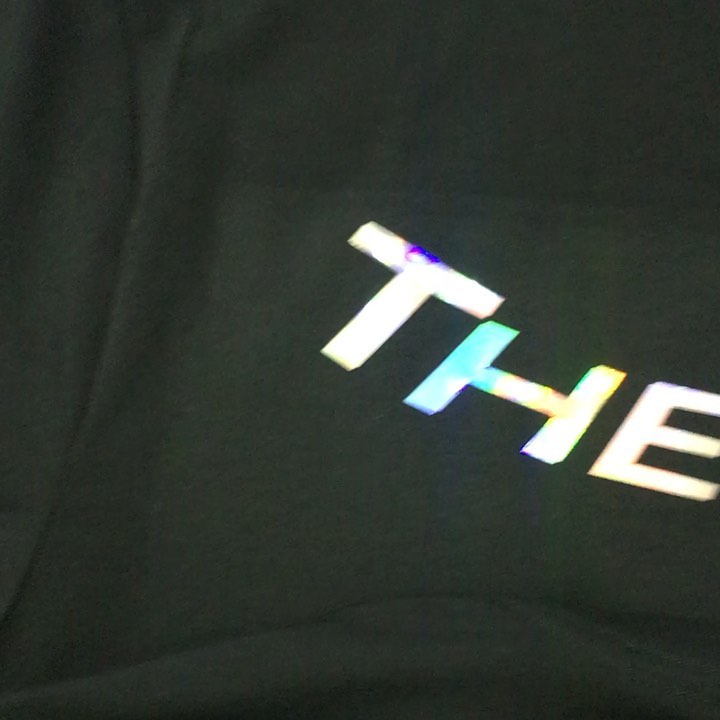 Rainbow hologram vinyl  hologram 7 màu #customshirt #vinylprinting #inaotheoyeucau #aothuntuthietke