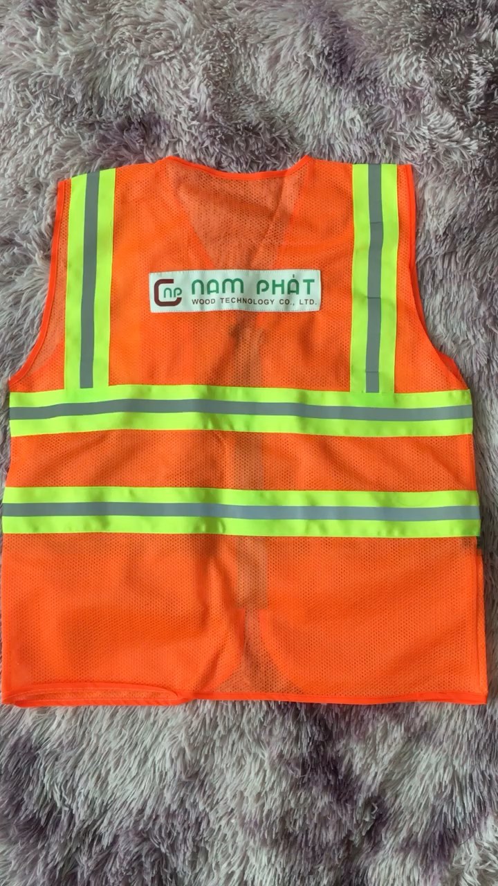 In và may miếng vá logo trên đồng phục bảo hộ lao động khách hàng mang đến gecko #customprint #inaotheoyeucau #intheoyeu